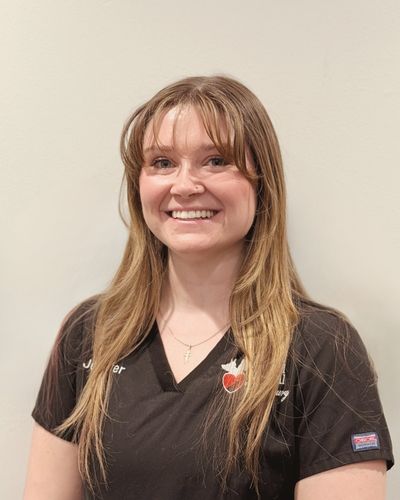 Jenn - Veterinary Assistant 